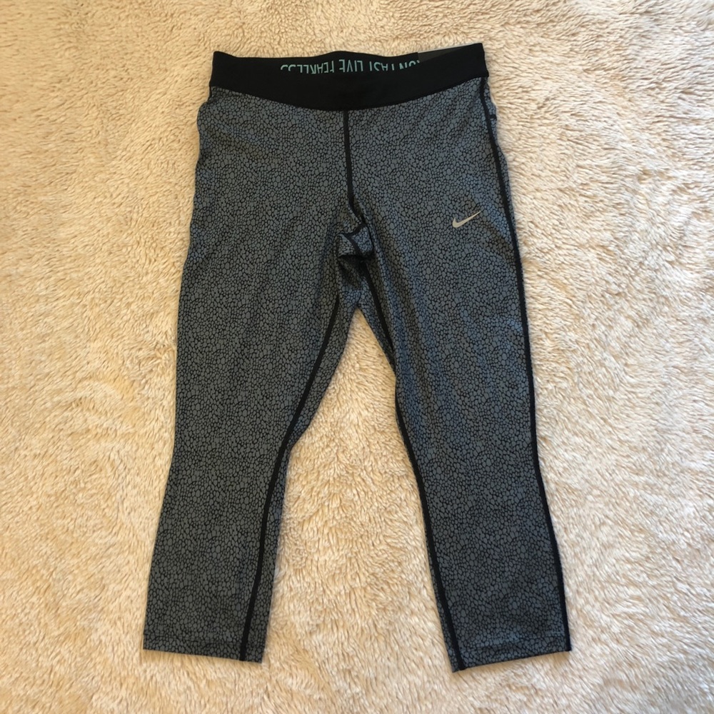 NWT Nike Running Crops